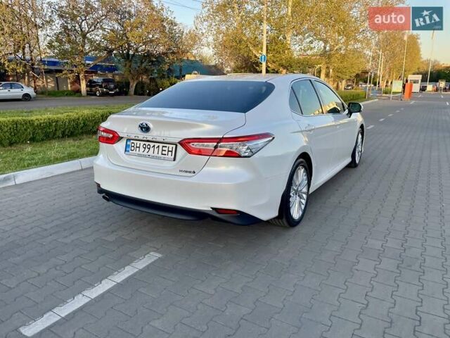 Белый Тойота Камри, объемом двигателя 2.49 л и пробегом 70 тыс. км за 28700 $, фото 5 на Automoto.ua