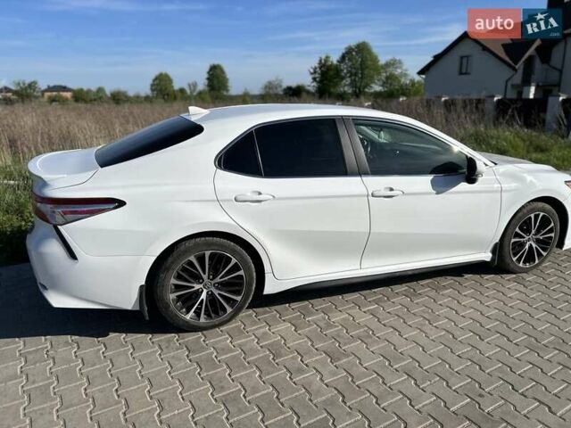 Белый Тойота Камри, объемом двигателя 2.49 л и пробегом 115 тыс. км за 21000 $, фото 18 на Automoto.ua