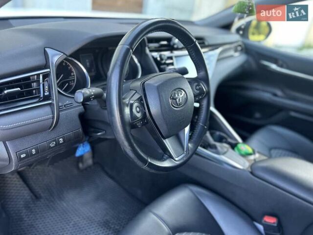 Белый Тойота Камри, объемом двигателя 2.49 л и пробегом 115 тыс. км за 21000 $, фото 32 на Automoto.ua