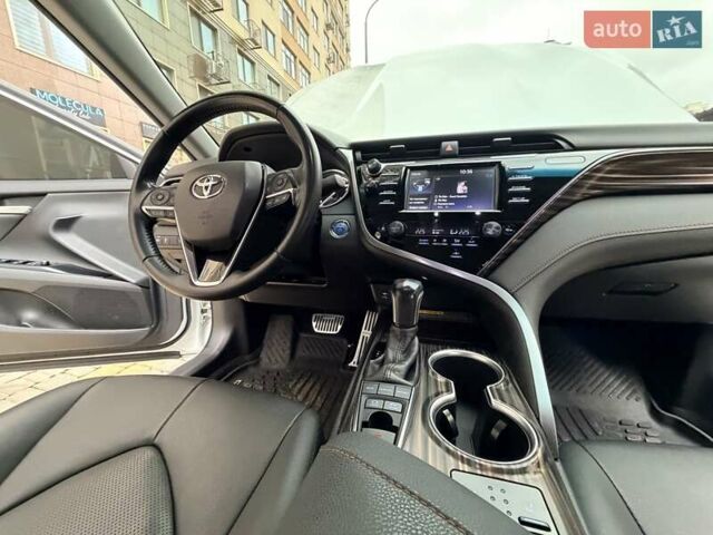 Белый Тойота Камри, объемом двигателя 2.49 л и пробегом 80 тыс. км за 29999 $, фото 93 на Automoto.ua