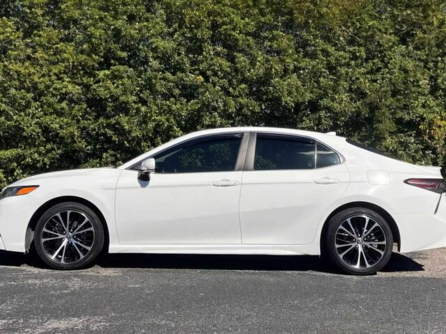 Тойота Камри 2020 в Кропивницком (Кировограде) на Automoto.ua Белый Тойота Камри, объемом двигателя 2.5 л и пробегом 37 тыс. км за 6400 $, фото 3 на Automoto.ua