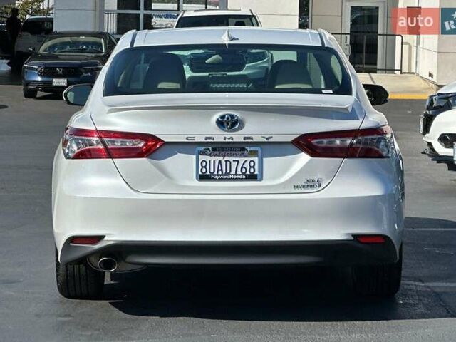 Белый Тойота Камри, объемом двигателя 2.49 л и пробегом 45 тыс. км за 8900 $, фото 3 на Automoto.ua