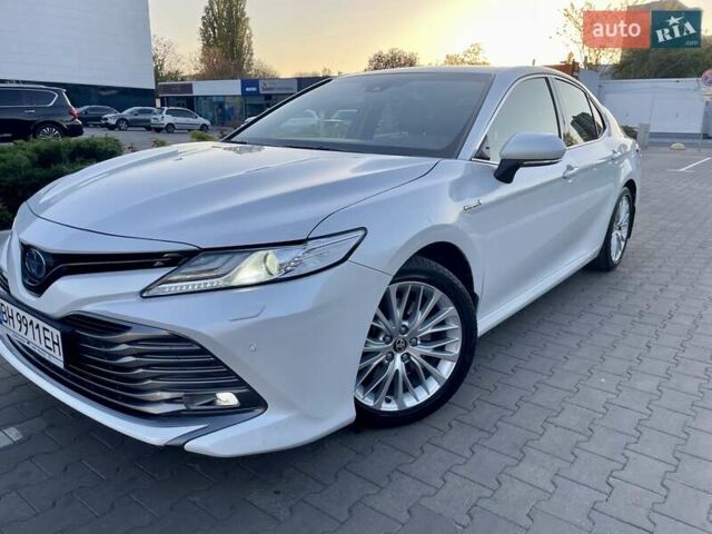 Белый Тойота Камри, объемом двигателя 2.49 л и пробегом 70 тыс. км за 28700 $, фото 4 на Automoto.ua