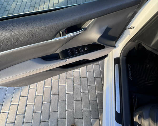 Білий Тойота Камрі, об'ємом двигуна 2.5 л та пробігом 64 тис. км за 29700 $, фото 13 на Automoto.ua