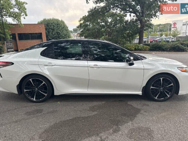 Белый Тойота Камри, объемом двигателя 2.49 л и пробегом 87 тыс. км за 15500 $, фото 5 на Automoto.ua