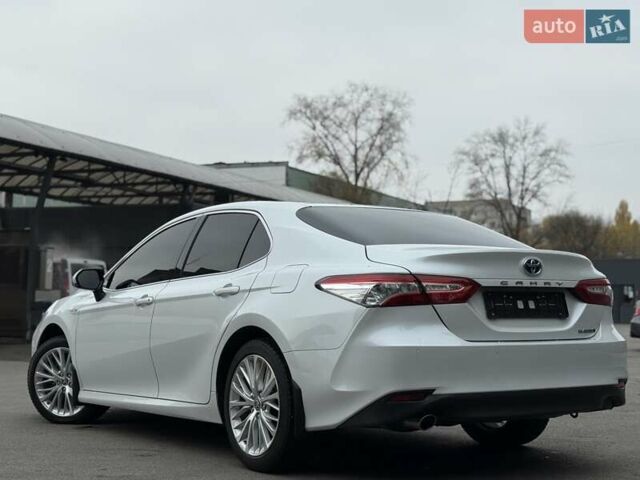 Белый Тойота Камри, объемом двигателя 2.49 л и пробегом 103 тыс. км за 26900 $, фото 2 на Automoto.ua
