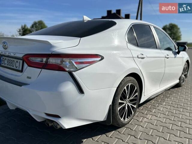 Белый Тойота Камри, объемом двигателя 2.49 л и пробегом 115 тыс. км за 21000 $, фото 10 на Automoto.ua