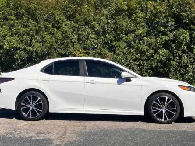 Тойота Камри 2020 в Кропивницком (Кировограде) на Automoto.ua Белый Тойота Камри, объемом двигателя 2.5 л и пробегом 37 тыс. км за 6400 $, фото 6 на Automoto.ua