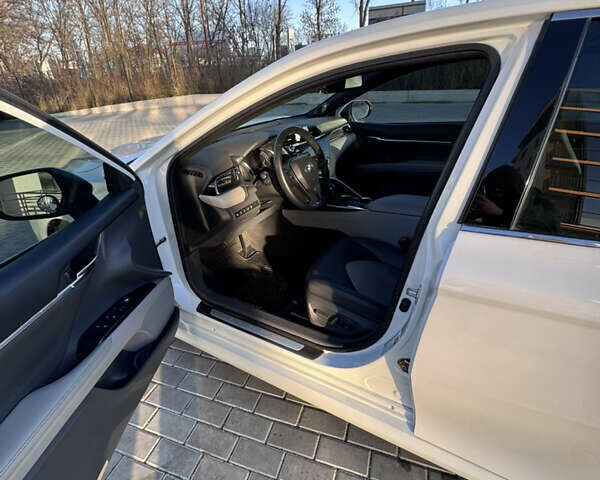 Білий Тойота Камрі, об'ємом двигуна 2.5 л та пробігом 64 тис. км за 29700 $, фото 14 на Automoto.ua