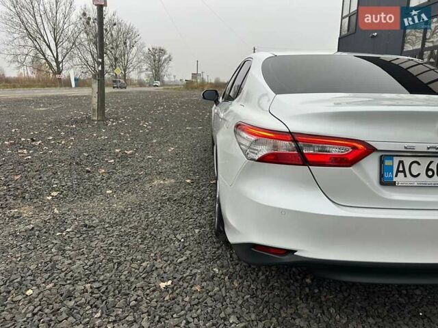 Белый Тойота Камри, объемом двигателя 2.49 л и пробегом 173 тыс. км за 20500 $, фото 14 на Automoto.ua