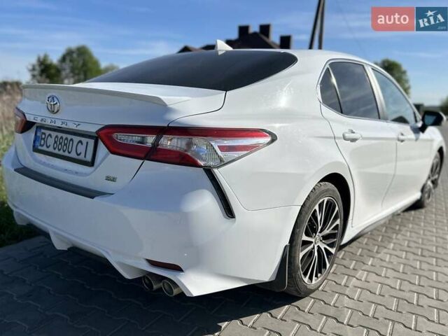 Белый Тойота Камри, объемом двигателя 2.49 л и пробегом 115 тыс. км за 21000 $, фото 11 на Automoto.ua