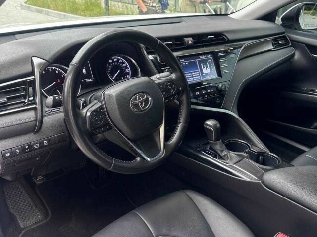 Белый Тойота Камри, объемом двигателя 2.5 л и пробегом 70 тыс. км за 22500 $, фото 7 на Automoto.ua