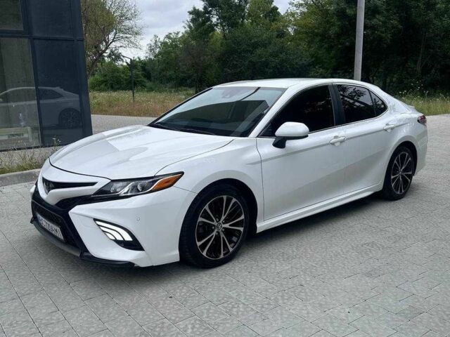 Белый Тойота Камри, объемом двигателя 2.5 л и пробегом 70 тыс. км за 22500 $, фото 3 на Automoto.ua