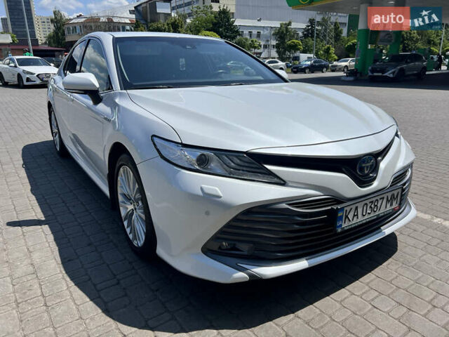 Белый Тойота Камри, объемом двигателя 2.49 л и пробегом 120 тыс. км за 28999 $, фото 1 на Automoto.ua