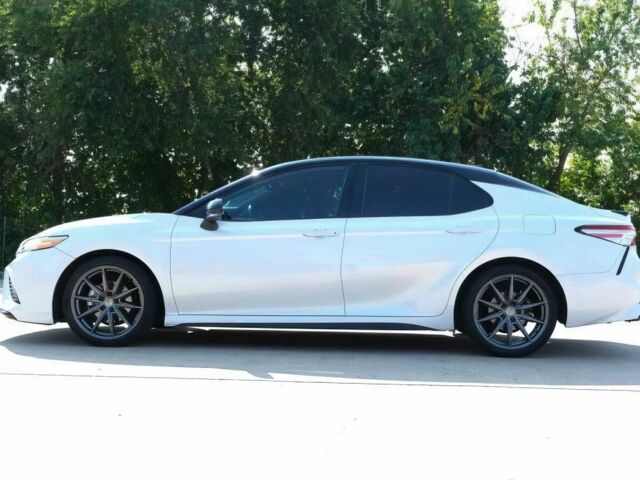 Белый Тойота Камри, объемом двигателя 3.5 л и пробегом 49 тыс. км за 12800 $, фото 3 на Automoto.ua