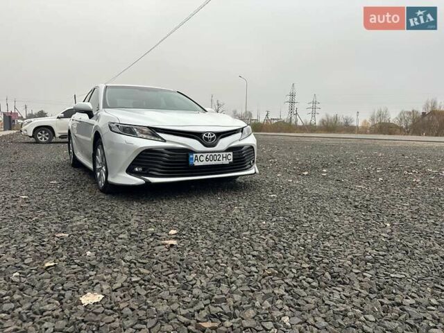 Белый Тойота Камри, объемом двигателя 2.49 л и пробегом 173 тыс. км за 20500 $, фото 3 на Automoto.ua
