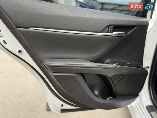 Белый Тойота Камри, объемом двигателя 2.49 л и пробегом 103 тыс. км за 26900 $, фото 38 на Automoto.ua