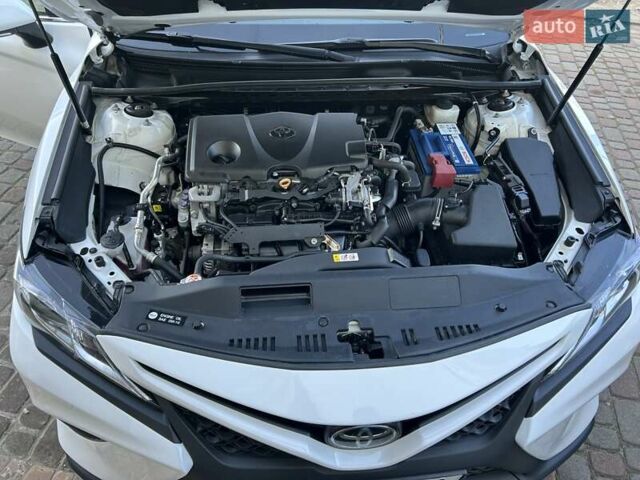 Белый Тойота Камри, объемом двигателя 2.49 л и пробегом 115 тыс. км за 21000 $, фото 40 на Automoto.ua