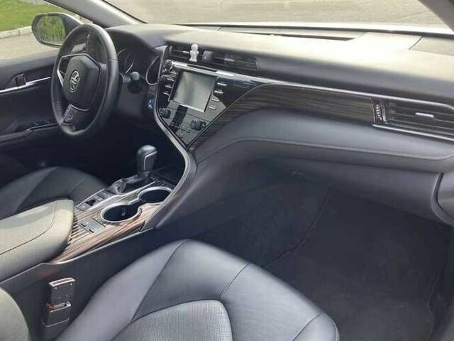 Тойота Камри 2020 в Киеве на Automoto.ua Белый Тойота Камри, объемом двигателя 2.5 л и пробегом 45 тыс. км за 18000 $, фото 7 на Automoto.ua