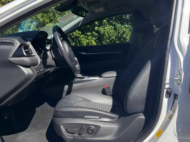 Тойота Камри 2020 в Кропивницком (Кировограде) на Automoto.ua Белый Тойота Камри, объемом двигателя 2.5 л и пробегом 37 тыс. км за 6400 $, фото 8 на Automoto.ua