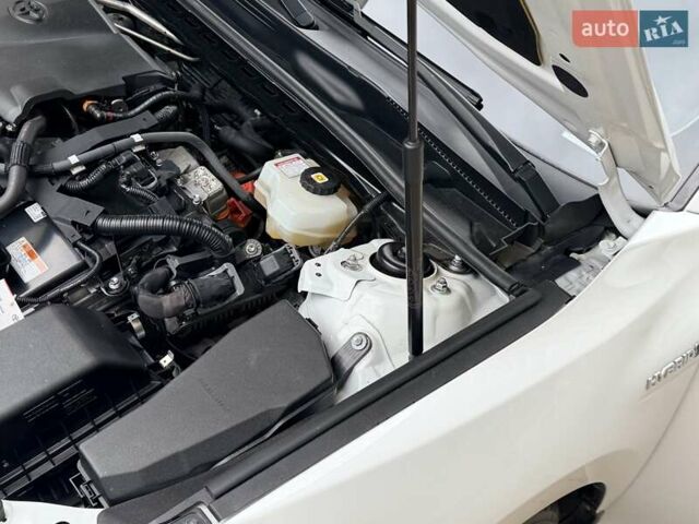 Белый Тойота Камри, объемом двигателя 2.49 л и пробегом 80 тыс. км за 29999 $, фото 66 на Automoto.ua