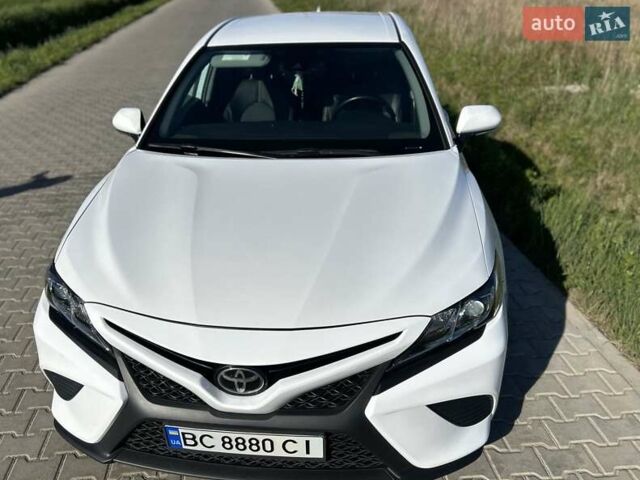 Белый Тойота Камри, объемом двигателя 2.49 л и пробегом 115 тыс. км за 21000 $, фото 4 на Automoto.ua