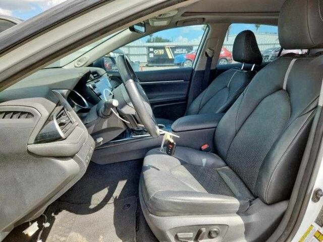 Белый Тойота Камри, объемом двигателя 2.5 л и пробегом 56 тыс. км за 6500 $, фото 6 на Automoto.ua