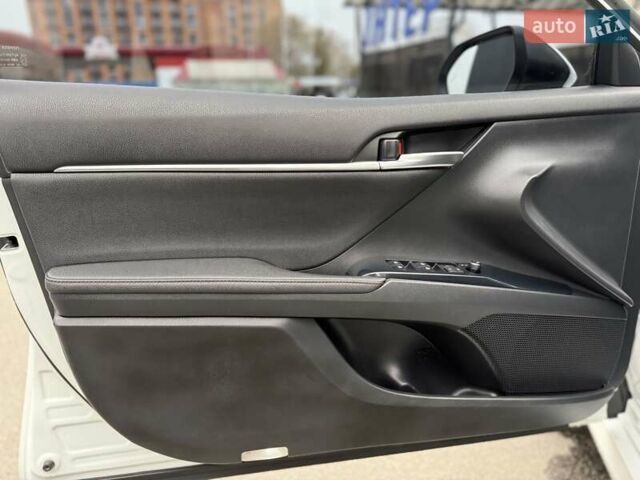 Белый Тойота Камри, объемом двигателя 2.49 л и пробегом 103 тыс. км за 26900 $, фото 42 на Automoto.ua