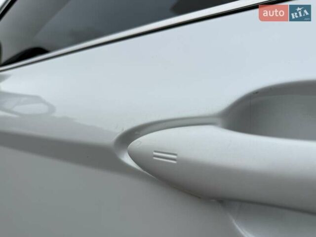 Белый Тойота Камри, объемом двигателя 2.49 л и пробегом 103 тыс. км за 26900 $, фото 10 на Automoto.ua