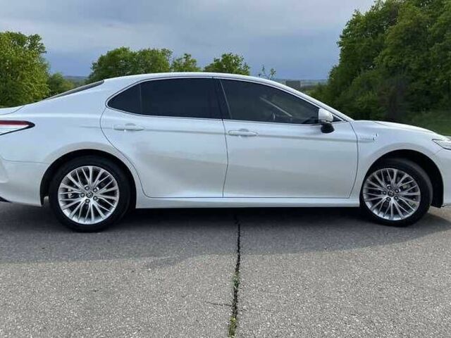 Тойота Камри 2020 в Киеве на Automoto.ua Белый Тойота Камри, объемом двигателя 2.5 л и пробегом 45 тыс. км за 18000 $, фото 5 на Automoto.ua