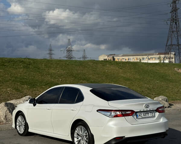 Тойота Камри 2020 в Днепре (Днепропетровске) на Automoto.ua Белый Тойота Камри, объемом двигателя 2.49 л и пробегом 97 тыс. км за 23499 $, фото 6 на Automoto.ua