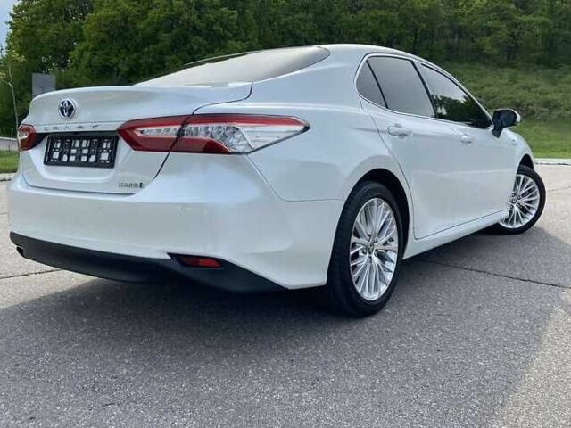 Тойота Камри 2020 в Киеве на Automoto.ua Белый Тойота Камри, объемом двигателя 2.5 л и пробегом 45 тыс. км за 18000 $, фото 4 на Automoto.ua