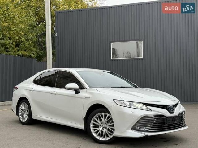 Белый Тойота Камри, объемом двигателя 2.49 л и пробегом 103 тыс. км за 26900 $, фото 3 на Automoto.ua
