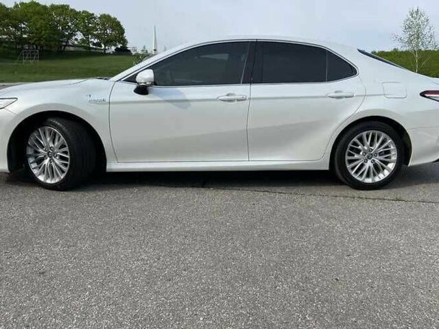 Тойота Камри 2020 в Киеве на Automoto.ua Белый Тойота Камри, объемом двигателя 2.5 л и пробегом 45 тыс. км за 18000 $, фото 1 на Automoto.ua