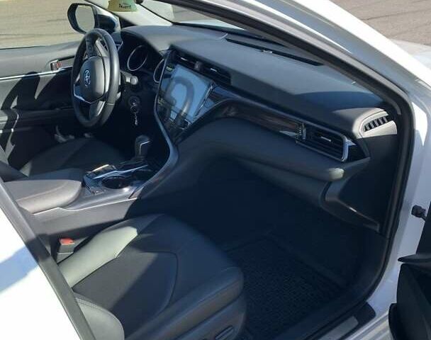 Белый Тойота Камри, объемом двигателя 2.5 л и пробегом 50 тыс. км за 28500 $, фото 7 на Automoto.ua