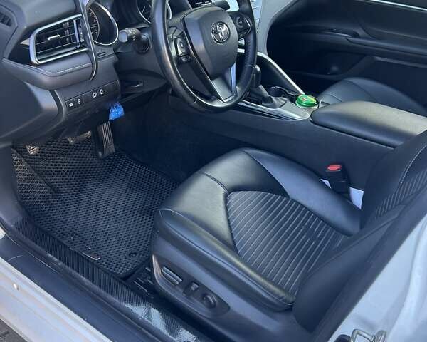 Белый Тойота Камри, объемом двигателя 2.49 л и пробегом 115 тыс. км за 21000 $, фото 31 на Automoto.ua