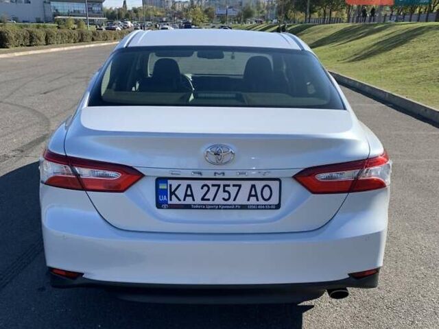 Белый Тойота Камри, объемом двигателя 2.5 л и пробегом 50 тыс. км за 28500 $, фото 4 на Automoto.ua