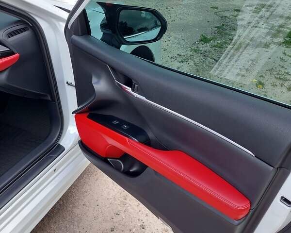 Белый Тойота Камри, объемом двигателя 2.49 л и пробегом 42 тыс. км за 25500 $, фото 24 на Automoto.ua