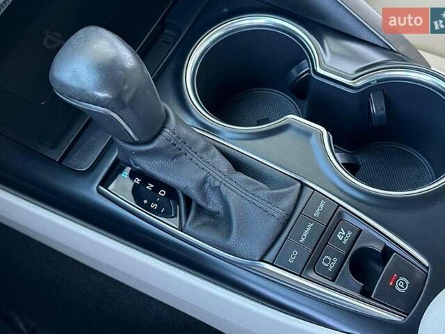 Белый Тойота Камри, объемом двигателя 2.49 л и пробегом 45 тыс. км за 8900 $, фото 17 на Automoto.ua