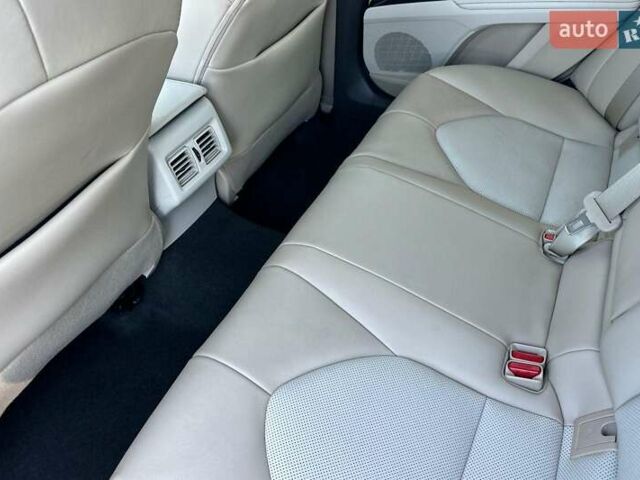 Белый Тойота Камри, объемом двигателя 2.49 л и пробегом 45 тыс. км за 8900 $, фото 10 на Automoto.ua