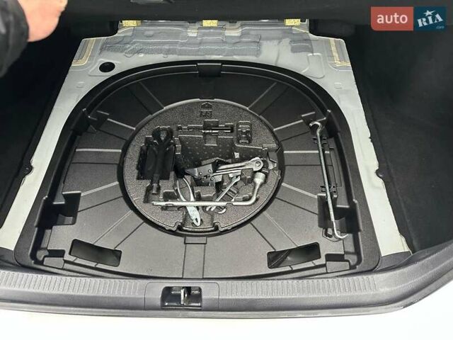 Белый Тойота Камри, объемом двигателя 2.49 л и пробегом 173 тыс. км за 20500 $, фото 30 на Automoto.ua