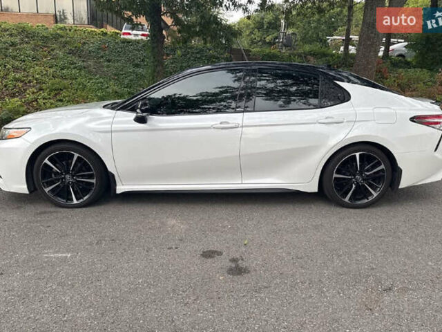 Белый Тойота Камри, объемом двигателя 2.49 л и пробегом 87 тыс. км за 15500 $, фото 6 на Automoto.ua