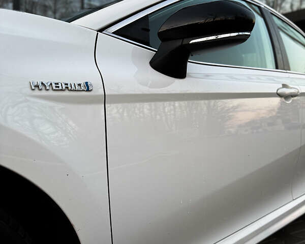 Білий Тойота Камрі, об'ємом двигуна 2.49 л та пробігом 58 тис. км за 20500 $, фото 2 на Automoto.ua