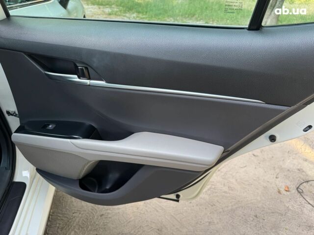 Білий Тойота Камрі, об'ємом двигуна 2.5 л та пробігом 71 тис. км за 21490 $, фото 19 на Automoto.ua