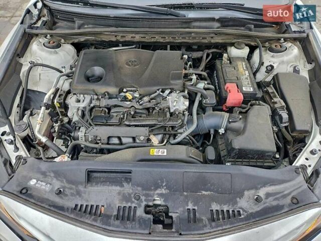 Белый Тойота Камри, объемом двигателя 0 л и пробегом 123 тыс. км за 5700 $, фото 10 на Automoto.ua