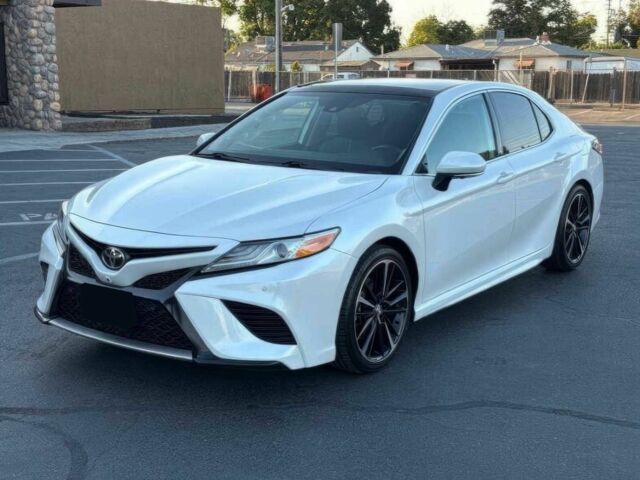 Белый Тойота Камри, объемом двигателя 2.5 л и пробегом 43 тыс. км за 8400 $, фото 2 на Automoto.ua