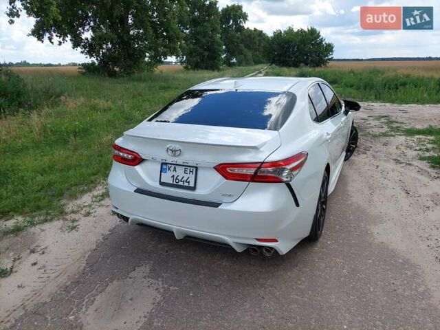 Белый Тойота Камри, объемом двигателя 2.49 л и пробегом 42 тыс. км за 25500 $, фото 5 на Automoto.ua