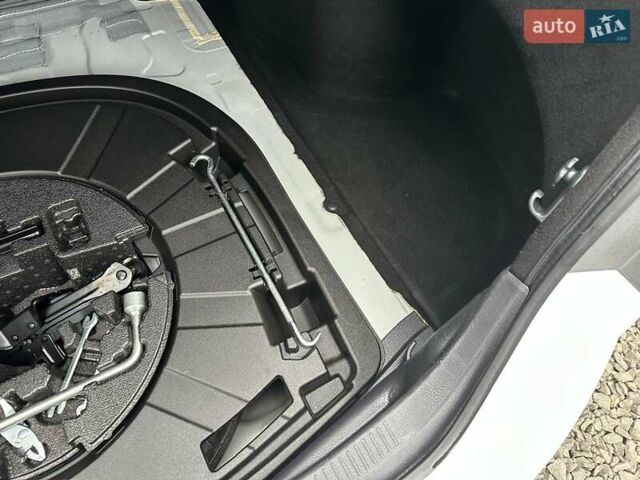 Белый Тойота Камри, объемом двигателя 2.49 л и пробегом 173 тыс. км за 20500 $, фото 31 на Automoto.ua