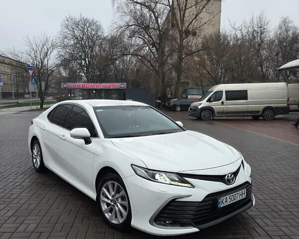 Белый Тойота Камри, объемом двигателя 2.49 л и пробегом 93 тыс. км за 26555 $, фото 4 на Automoto.ua