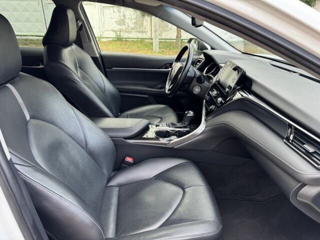 Белый Тойота Камри, объемом двигателя 2.5 л и пробегом 204 тыс. км за 21500 $, фото 12 на Automoto.ua